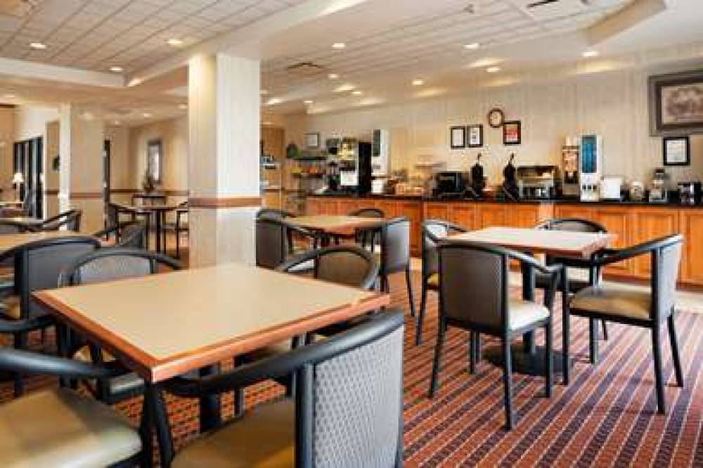 Wingate By Wyndham Vienna Parkersburg 9