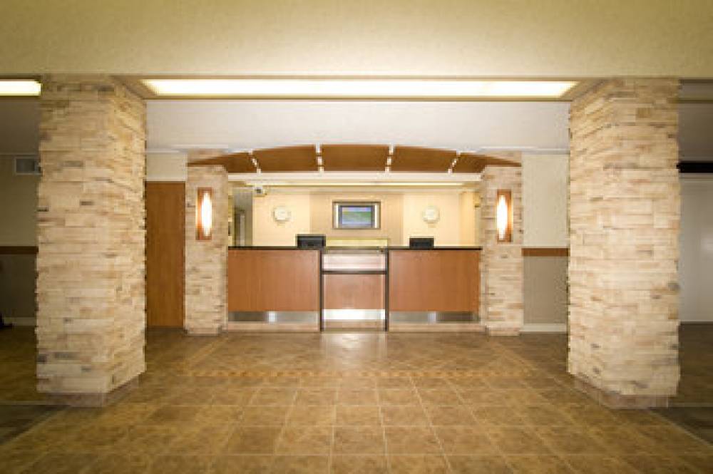 WOODLANDS INN & SUITES 2