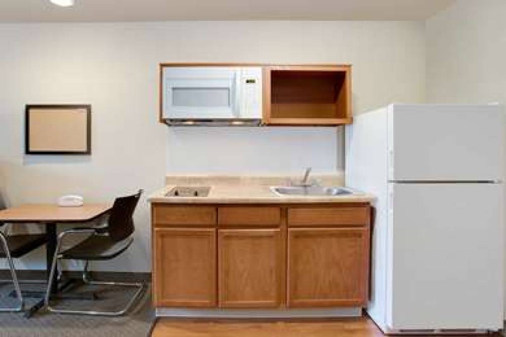 WOODSPRING SUITES COLUMBUS NORTH I- 6