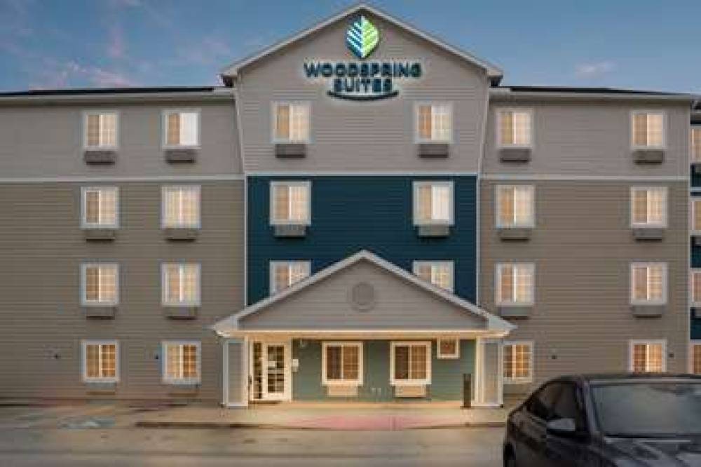 WOODSPRING SUITES CONROE 1