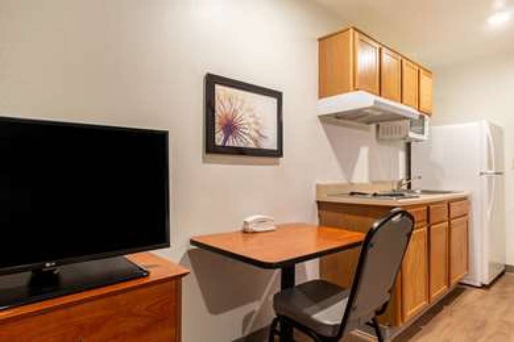 WOODSPRING SUITES CONROE 10