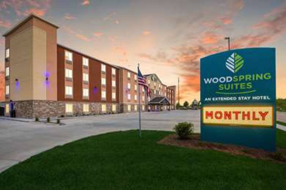 WOODSPRING SUITES DAVENPORT QUAD CI 2