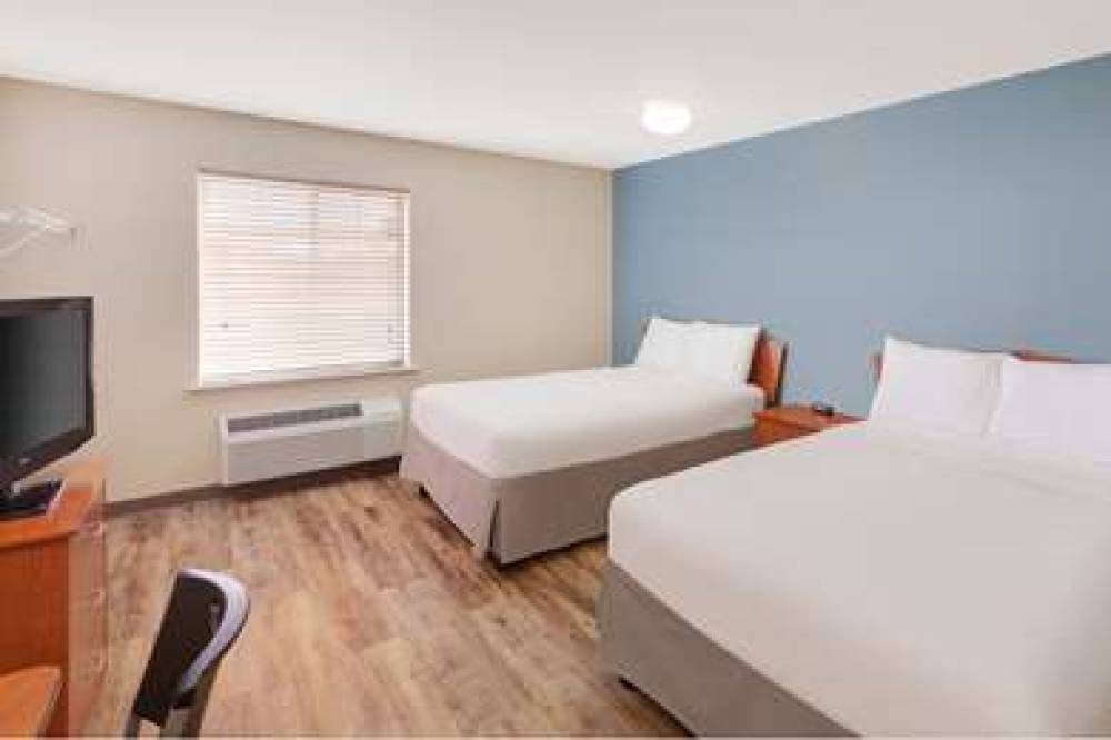 WOODSPRING SUITES DES MOINES PLEASA 8