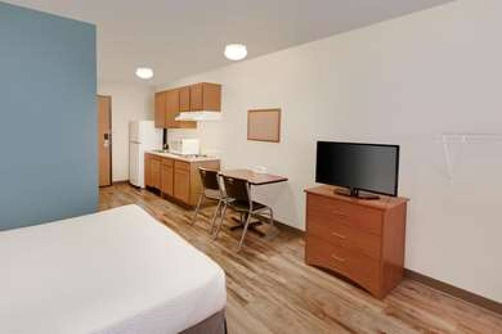 WOODSPRING SUITES DES MOINES PLEASA 7