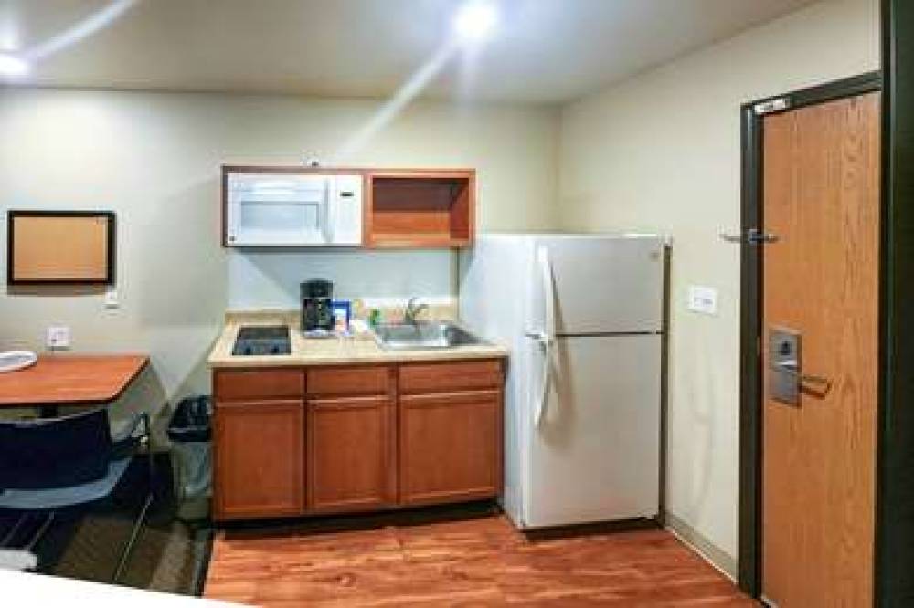 WOODSPRING SUITES DICKINSON 7