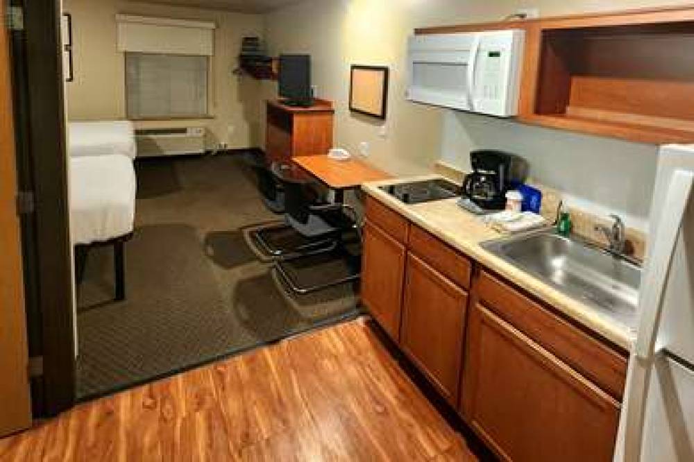 WOODSPRING SUITES DICKINSON 6