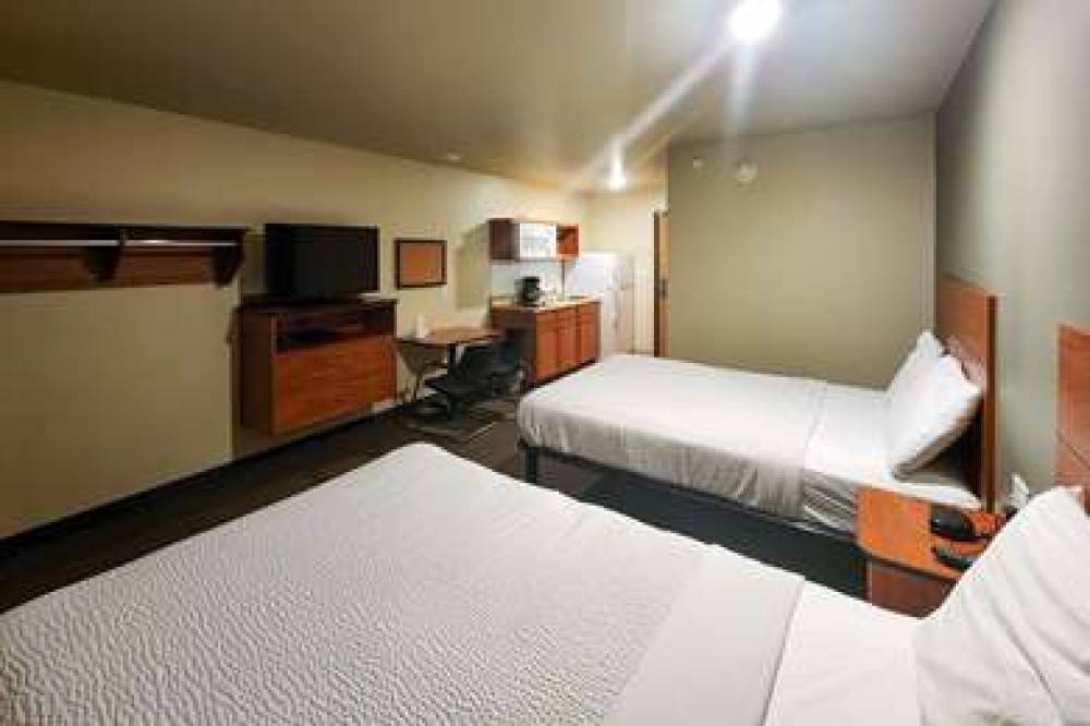 WOODSPRING SUITES DICKINSON 4