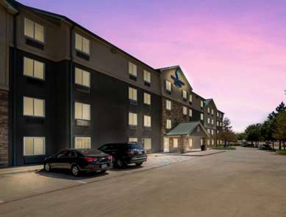 WOODSPRING SUITES FORT WORTH TROPHY 4