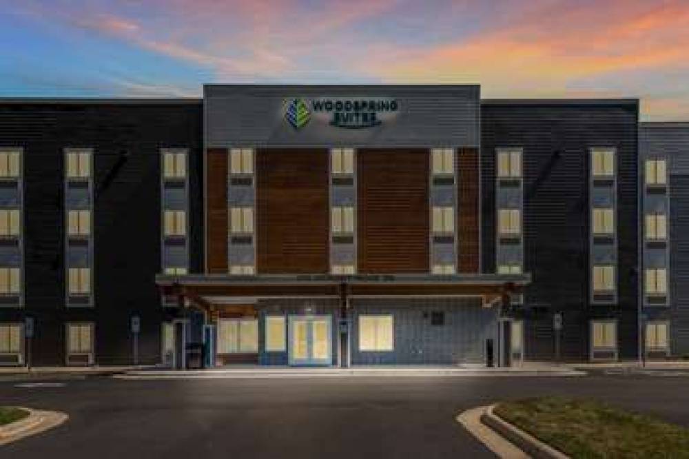 WOODSPRING SUITES GREENSBORO - HIGH 3