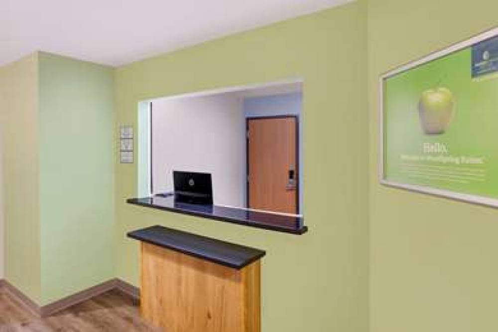 WOODSPRING SUITES HARLINGEN 5