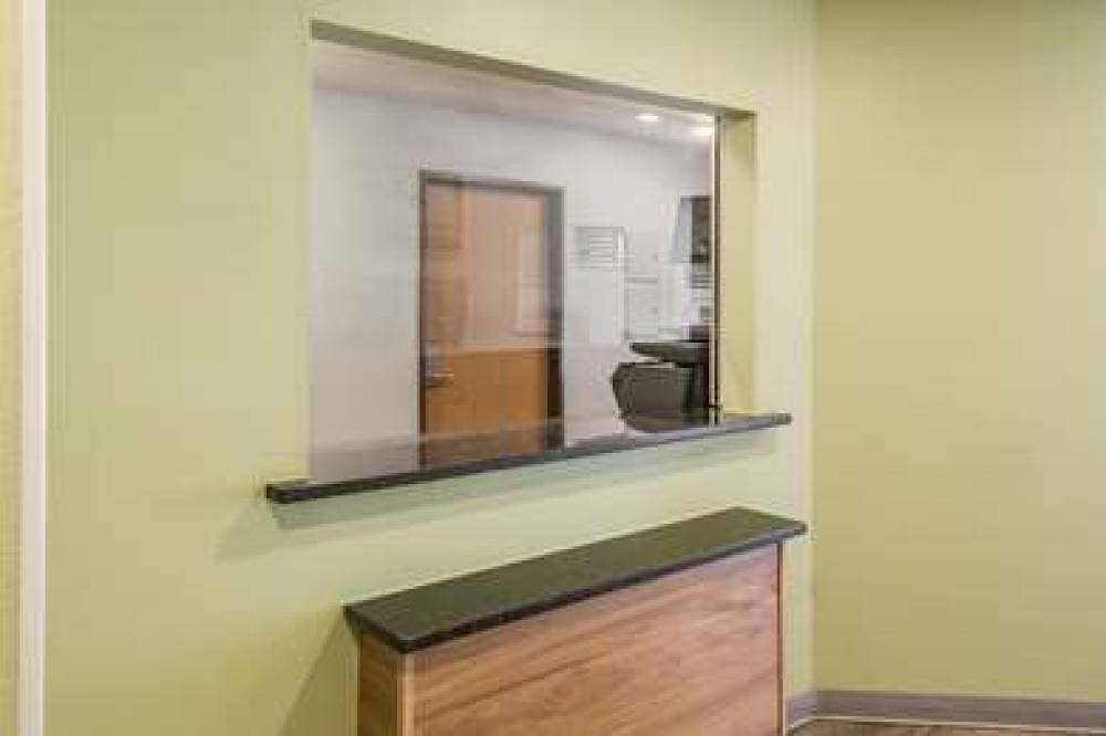 WOODSPRING SUITES HOUSTON LA PORTE 8