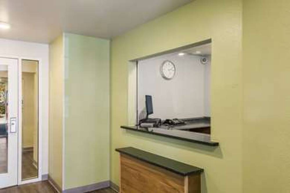 WOODSPRING SUITES HOUSTON LA PORTE 9