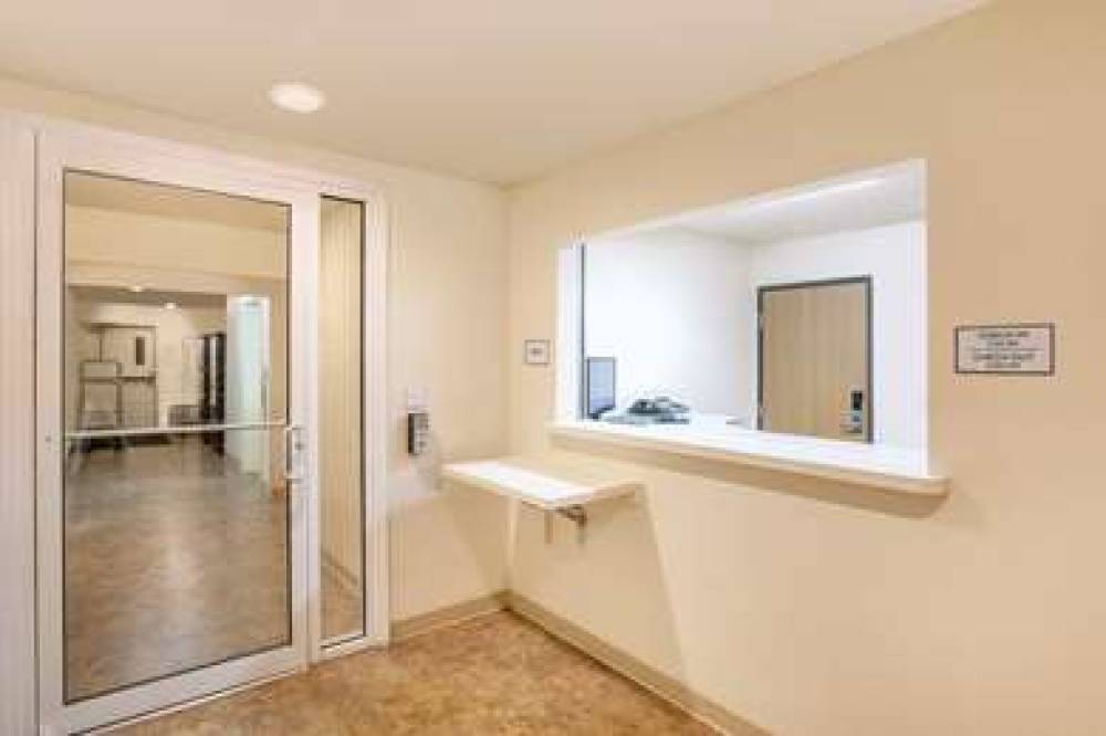 WOODSPRING SUITES JACKSONVILLE BEAC 6