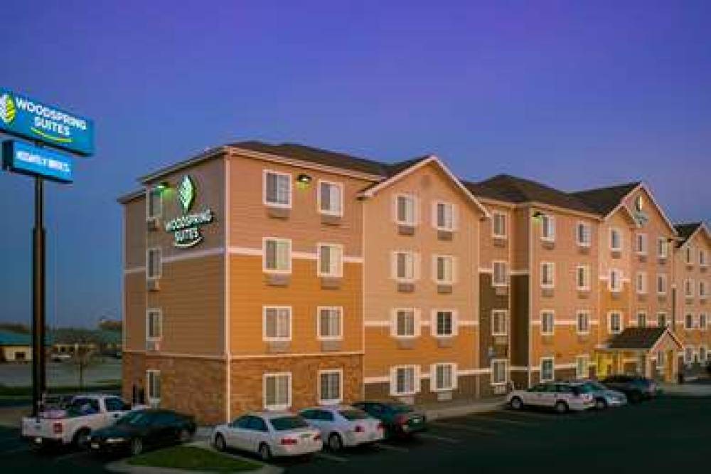 WOODSPRING SUITES LINCOLN NORTHEAST 4