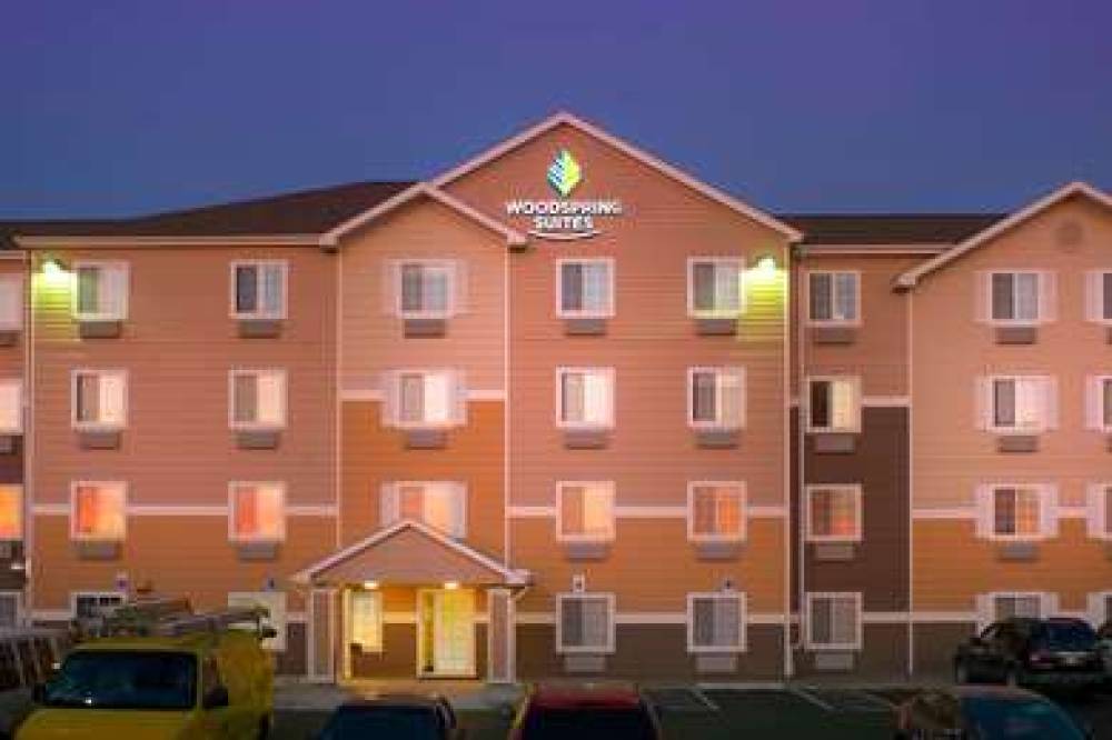 WOODSPRING SUITES LINCOLN NORTHEAST 5