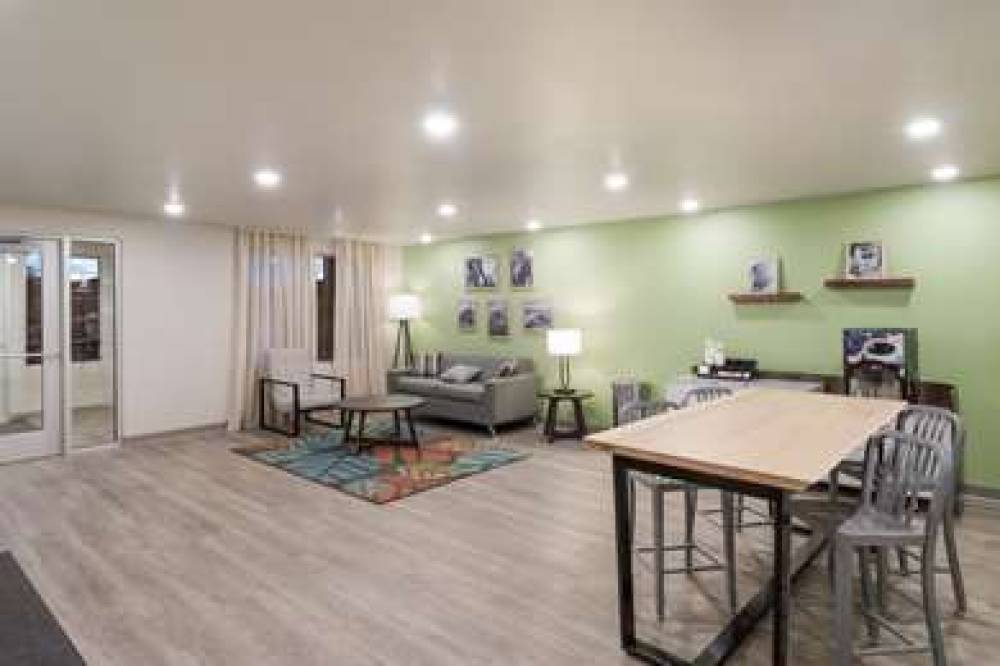 WOODSPRING SUITES MESA CHANDLER 6