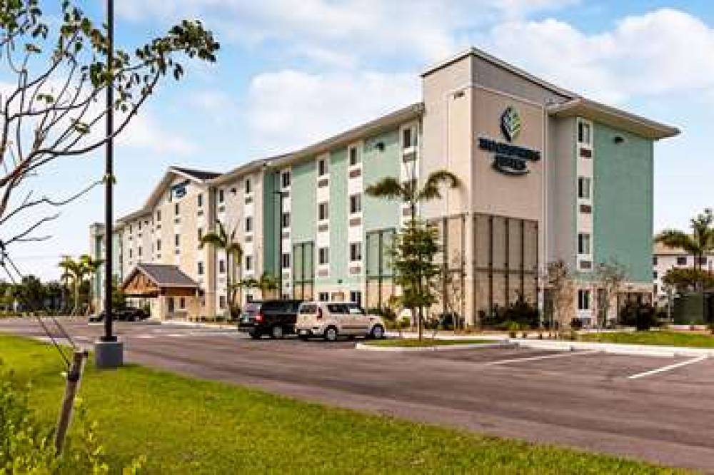 WOODSPRING SUITES NAPLES 2