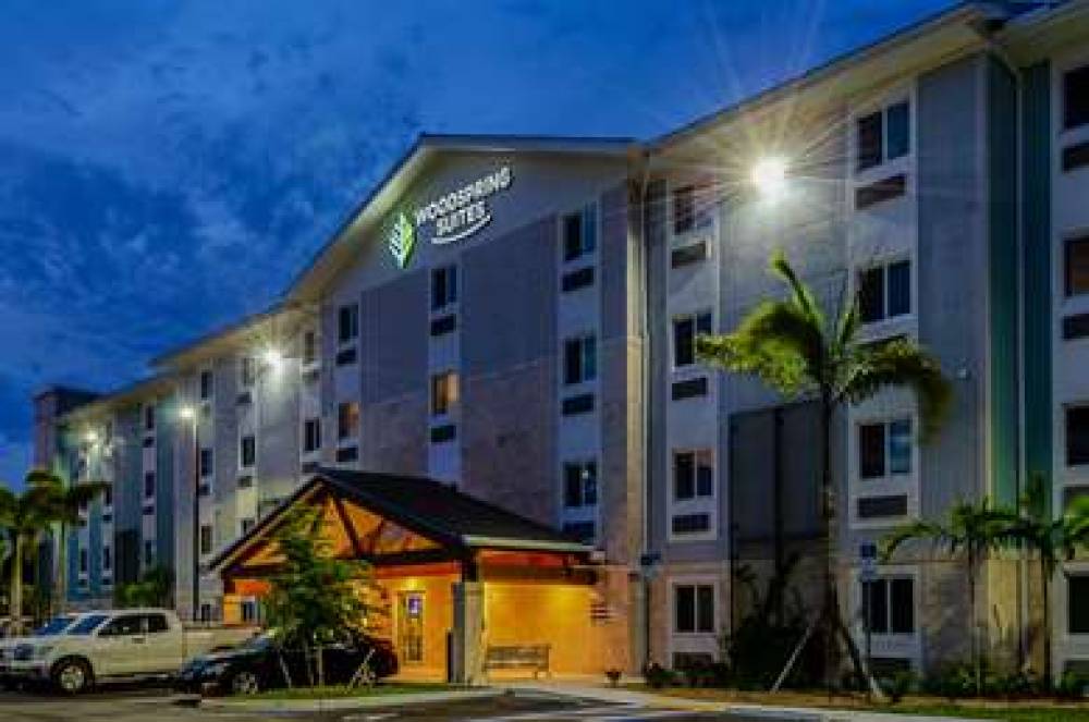 WOODSPRING SUITES NAPLES 5