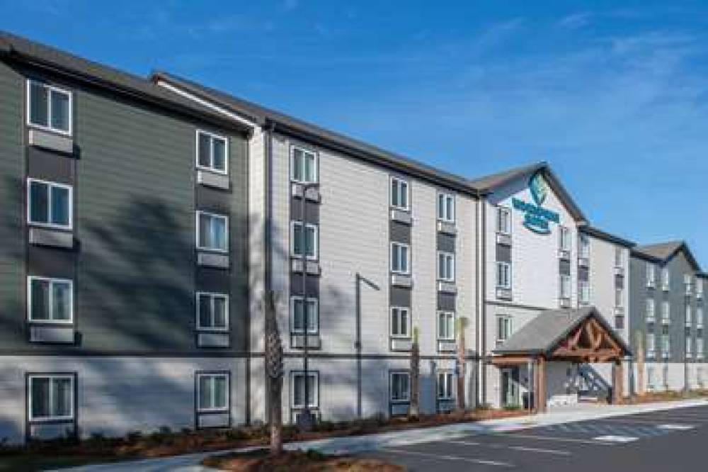 WOODSPRING SUITES SAVANNAH POOLER 2