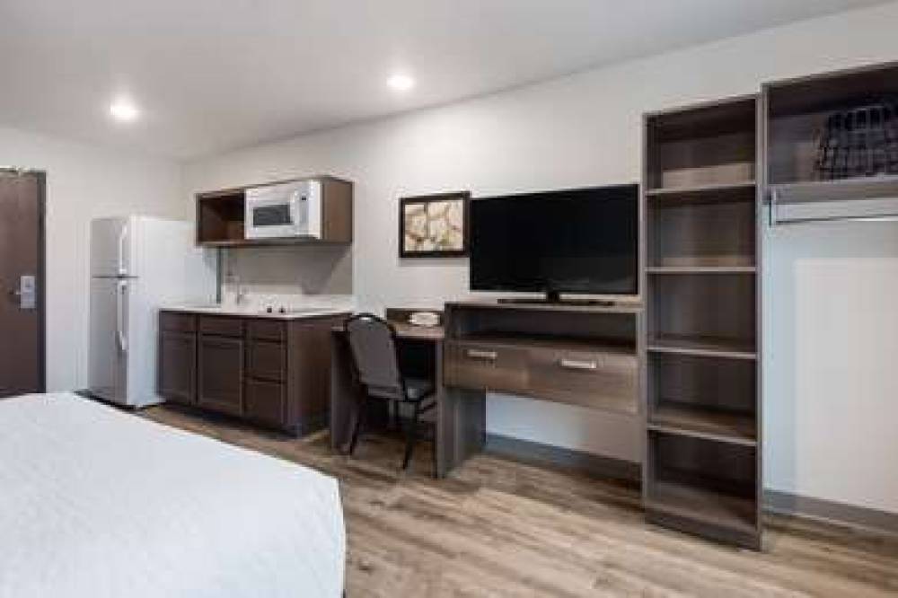 WOODSPRING SUITES TAMPA AIRPORT NOR 7