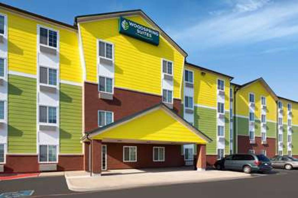 WOODSPRING SUITES TYLER ROSE GARDEN 3