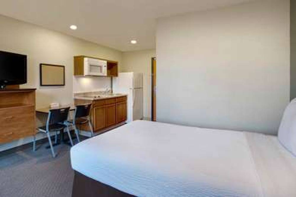 WOODSPRING SUITES WASHINGTON DC AND 6