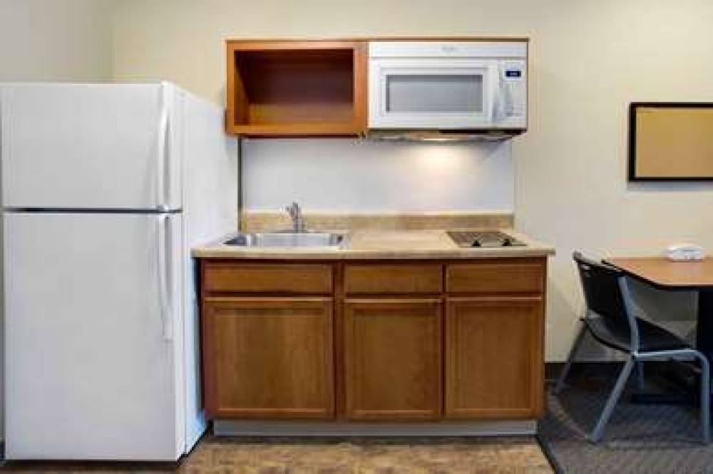 WOODSPRING SUITES WASHINGTON DC AND 8