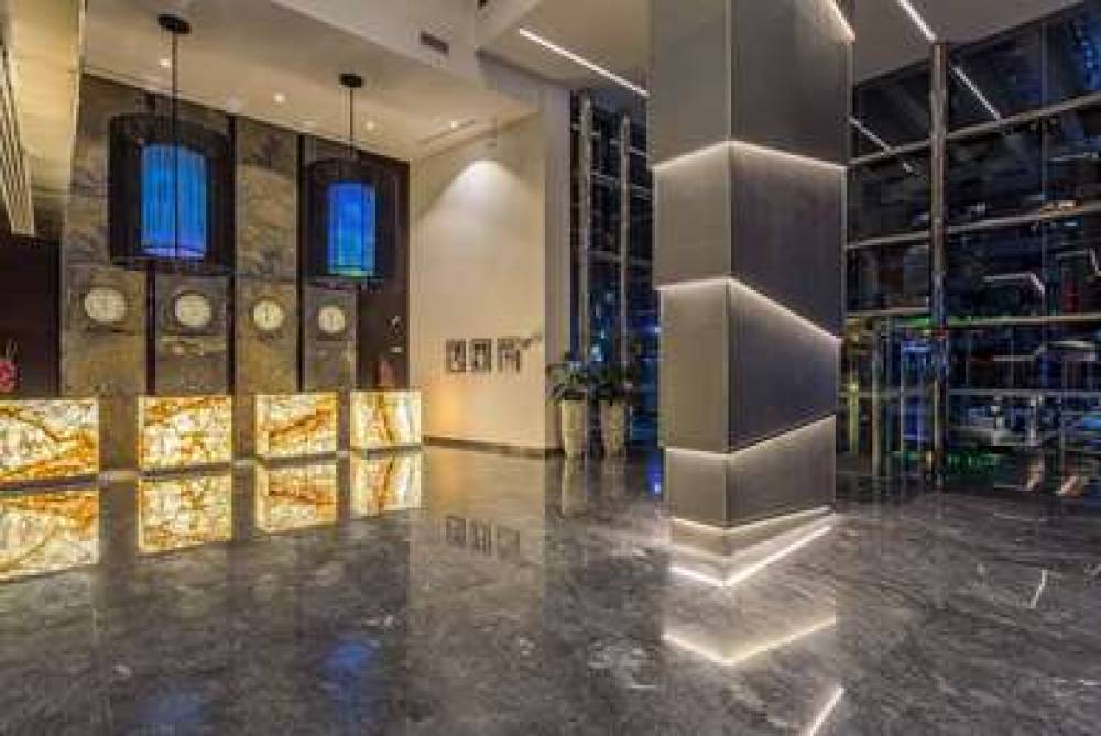 Wyndham Dubai Marina 10