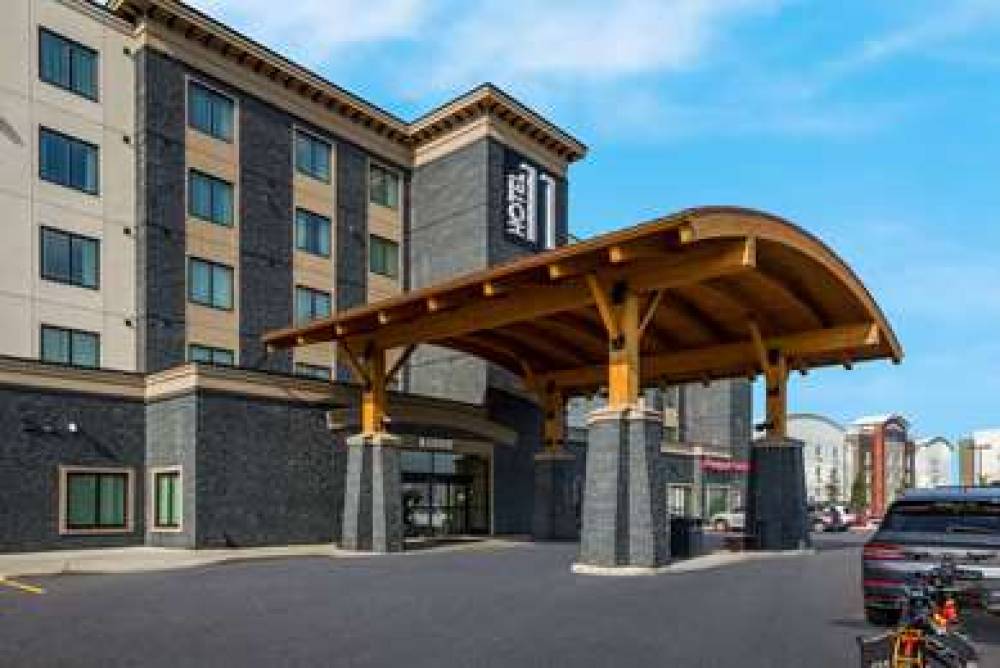 WYNDHAM GARDEN CALGARY AIRPORT 2