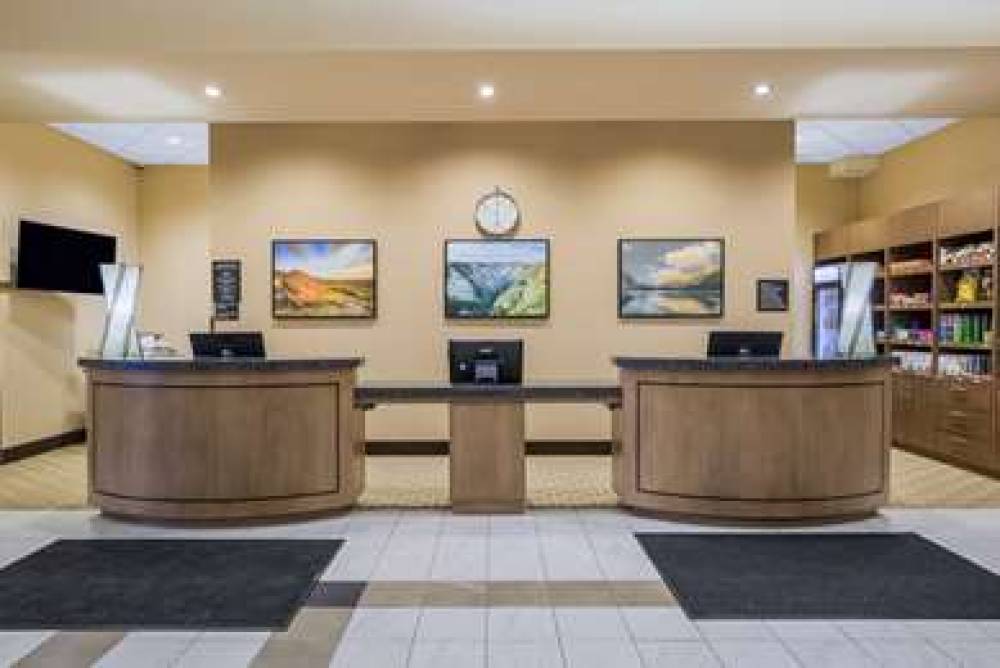 WYNDHAM GARDEN CALGARY AIRPORT 8