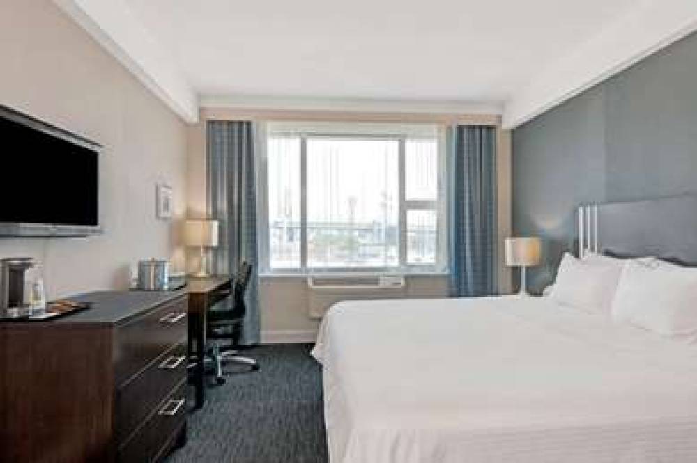 Wyndham Garden Long Island City 9