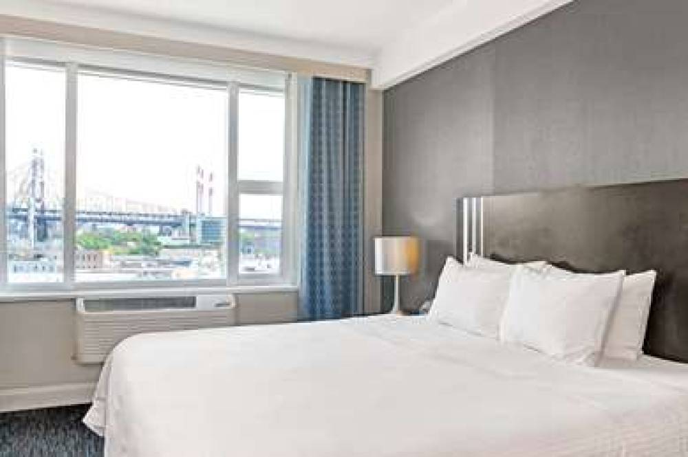 Wyndham Garden Long Island City 10