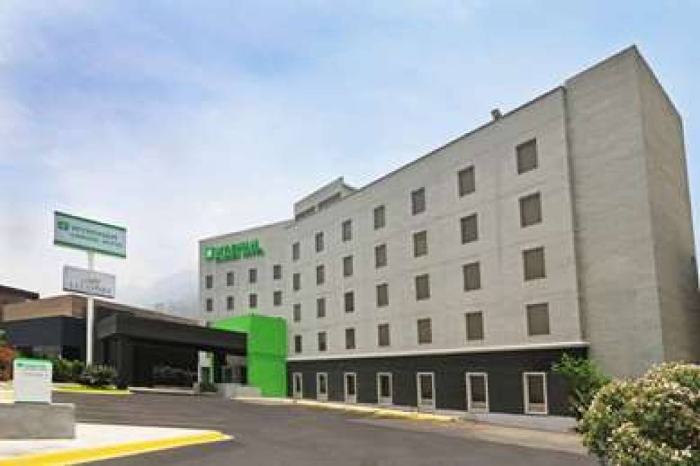 Wyndham Garden Monterrey Valle Real 1