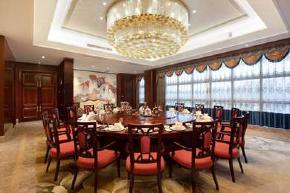 WYNDHAM GARDEN WUXI HUISHAN 8