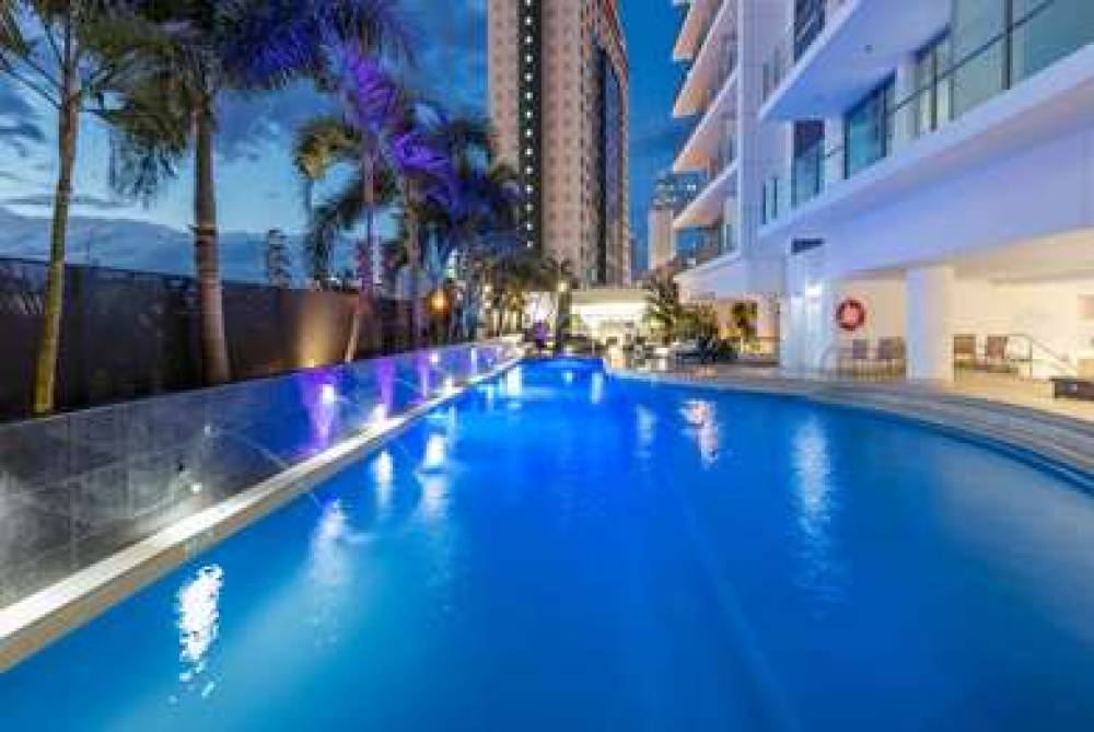 Wyndham Hotel Surfers Paradise 8