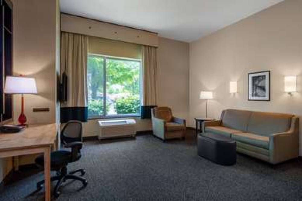 WYNDHAM NOBLESVILLE 7