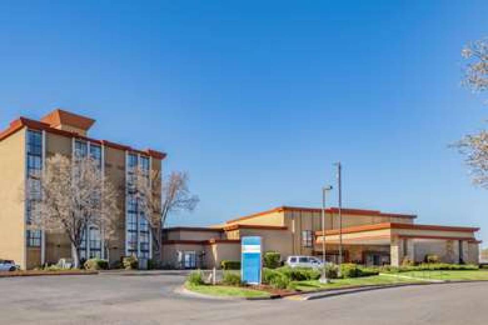 WYNDHAM SACRAMENTO 2