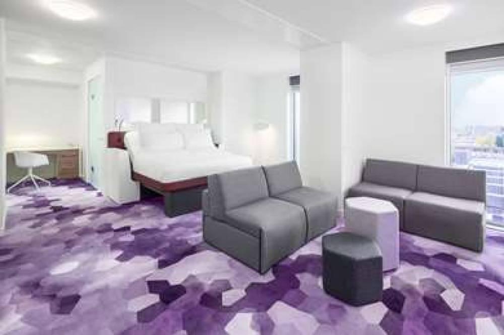 YOTEL AMSTERDAM 4